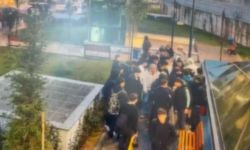 Kavgayı ayırmak isterken 6 yerinden b*çaklandı