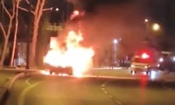 Seyir halindeki otomobil alev aldı