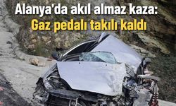 Alanya'da akıl almaz kaza: Gaz pedalı takılı kaldı