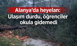 Alanya'da heyelan: Ulaşım durdu, öğrenciler okula gidemedi