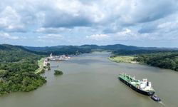 Göçmenleri taşıyan tekneler battı