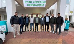 Alanya'da mahalle gençlerinden kalabalık iftar