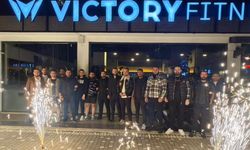 Dostlardan Özdemir’e sürpriz kutlama