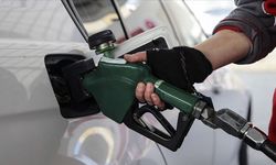 Benzine beklenen şok zam kapıdan döndü
