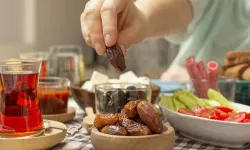 Uzman isim uyardı: Oruç kesinlikle sigara ile açılmamalı