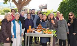 Turunç reçelleri Taha ve Esila için kaynadı