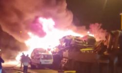 Onlarca hurda araç küle döndü