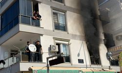 Antalya'da apartmanda yangın paniği:  Mahsur kalanlar kurtarıldı