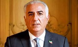 İran’da Pehlevi’ye sert pankart: “hayalperest aptal”