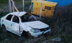 Yoldan çıkan otomobil dere yatağına devrildi: 3'ü çocuk 5 yaralı