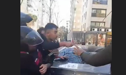 Trafikte yol verme tartışması: Demir çubukla saldırdılar