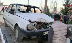 Kontrolden çıkan otomobil, TIR'a çarptı