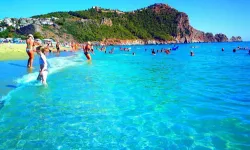 Ortadoğu’daki gerilim turizmi vurdu: Antalya ve Alanya’da rezervasyonlar alarm veriyor