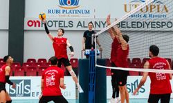 Efeler, İstanbul Gençlik Spor maçı hazırlıklarını sürdürüyor