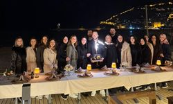 Necati Topal’a sahilde sürpriz doğum günü