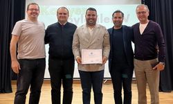 ALKÜ’de ilham veren buluşma: İç Mimar İbrahim Aydoğan öğrencilerle deneyimlerini paylaştı