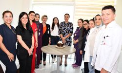 Alanya’da Ebeler Haftası kutlandı: Sağlık çalışanlarına anlamlı ziyaret