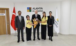 Rektör Sağer koltuğunu çocuklara devretti: “Geleceğimiz onlara emanet”