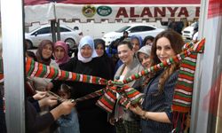 Alanya'da yılın ilk el sanatları sergisi açıldı