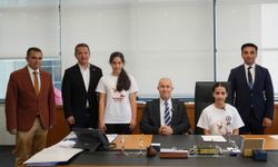 Alanya’da 23 Nisan geleneği sürdü: Başkanlık koltuğu Karsu Çatal’a emanet