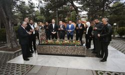 Anavatan Partisi’nden Türkeş’e vefa: Kabri başında anıldı