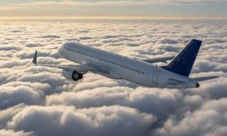 Antalya-Londra uçağı taşkınlık nedeniyle Sofya'ya indi