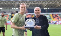 Alanyaspor’da Hadergjonaj’a 100 maç onuru