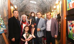 Alanya’da minik yeteneklerden büyük sergi: Geleceğin ressamları sahnede