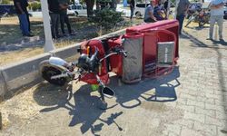 Alanya’da yolcu midibüsü ile elektrikli motosiklet çarpıştı: 2 yaralı