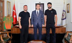 Güven Yalçın’dan Kaymakam Öztürk’e anlamlı ziyaret ve forma hediyesi