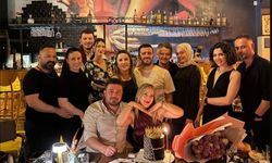 Arife Yılmaz yeni yaşını dostlarıyla Mahsen Lounge Pub’da kutladı