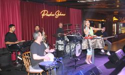 İpek Demir, Pasha Restaurant’ta Alanya gecelerine müzik dolu anlar yaşattı