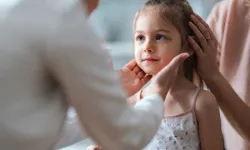 Çocuğunuz horluyorsa dikkat: Geniz eti büyümesi gelişimi olumsuz etkileyebilir