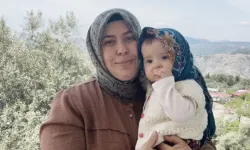 Antalya'da anne ile 7,5 aylık kızının görüntüleri milyonların kalplerini ısıttı
