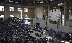 Alman vekiller 497 euroluk maaş zammından vazgeçiyor
