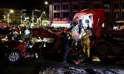 Giresun'da TIR iki otomobile çarptı: 5 ölü, 6 yaralı