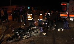 Kumluca'da motosiklet çöp kamyonuyla çarpıştı: 2 ölü