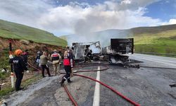 Tatvan-Van yolunda tır kazası: İki sürücü hayatını kaybetti