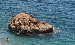 Antalya'da yaz havası: Konyaaltı Sahili'nde yoğunluk
