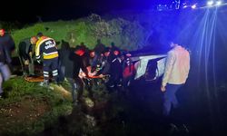 Cenaze yolunda feci kaza:  Aile şarampole yuvarlandı