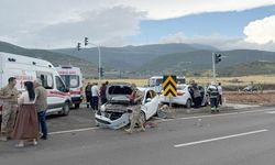 Çevre yolunda çarpışma: İki araçtaki 5 kişi yaralandı