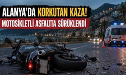 Alanya'da motosiklet otomobil ile çarpıştı! Sürücü asfaltta sürüklendi