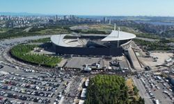 Kanye West konseri öncesi Atatürk Olimpiyat Stadyumu’nda uzun kuyruklar oluştu