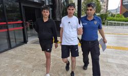 Alanya’da çaldıkları kredi kartıyla alışveriş yapan 2 şüpheli tutuklandı