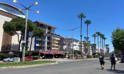 Atatürk Caddesi’nde gündüz yanan sokak lambalarina tepki