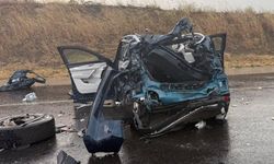 Çanakkale'de otomobil LNG tankerine çarptı: 2 ölü