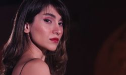 Başörtüsüz konser veren İranlı şarkıcıya 74 kırbaç cezası