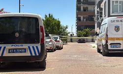 Gaziantep'te anne 4 yaşındaki oğluyla 8. kattan atladı