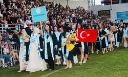Alanya Alaaddin Keykubat Üniversitesi'nde mezuniyet coşkusu