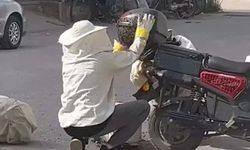 İnegöl'de park halindeki motosikleti arılar sardı
